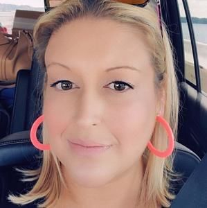 Meet your Posher, Brittney